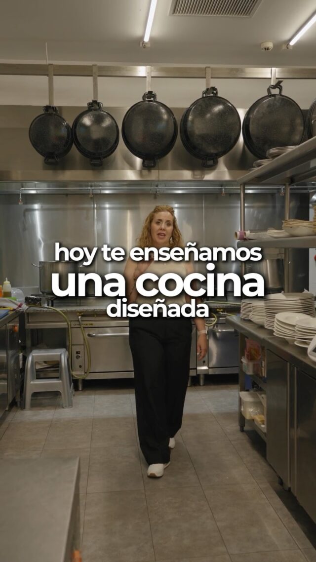 Una cocina profesional no se mide solo por la maquinaria que tiene, sino por cómo responde cuando llega el momento de trabajar de verdad.

En un hotel, cada zona debe estar pensada para soportar volumen, mantener un buen ritmo de servicio y facilitar el trabajo del equipo durante horas.

Por eso, antes de elegir hornos, frío, lavado o superficies de trabajo, hay que entender cómo se mueve la cocina, qué volumen va a asumir y qué necesita cada área.

En Frinus diseñamos y equipamos cocinas profesionales para que todo tenga sentido dentro del mismo proyecto.

📍 Calle Río Ebro, 17 – Fuenlabrada, Madrid.

¿Tienes un proyecto de cocina profesional? Cuéntanos qué necesitas y te ayudamos a darle forma.

#Frinus #CocinaProfesional #Hostelería #EquipamientoHostelero #CocinasIndustriales