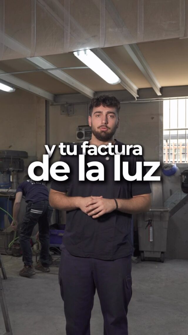 Una factura eléctrica alta no siempre se soluciona cambiando de tarifa.

En muchos negocios de hostelería, parte del consumo viene de equipos antiguos que siguen funcionando, pero ya no lo hacen con la misma eficiencia.

Hornos, cámaras, freidoras o sistemas de refrigeración pueden perder rendimiento con los años por desgaste, cierres deteriorados, mantenimiento insuficiente o tecnología obsoleta. El resultado es sencillo: más consumo para hacer el mismo trabajo.

Revisar qué maquinaria está disparando el gasto puede ayudarte a decidir qué conviene mantener, reparar o sustituir antes de seguir pagando de más cada mes.

En Frinus estudiamos las necesidades reales de tu negocio y te ayudamos a encontrar equipos más eficientes y adaptados a tu volumen de trabajo.

📍 Calle Río Ebro, 17 – Fuenlabrada, Madrid.
📩 Pásate por nuestra exposición o escríbenos para recibir asesoramiento.

#Frinus #MaquinariaHostelera #EficienciaEnergética #Hostelería #CocinaProfesional